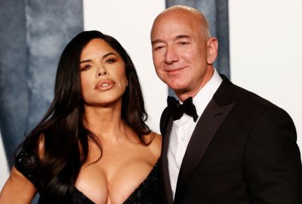 Jeff Bezos i Lauren Sanchez varali su svoje supružnike