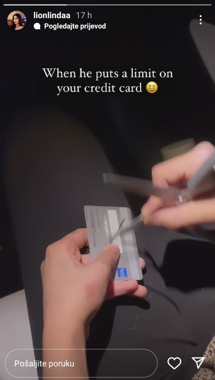 Lindi Andrade muž škarama uništio kreditnu karticu