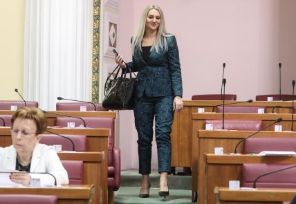 Marina Opačak Bilić je hrvatska političarka