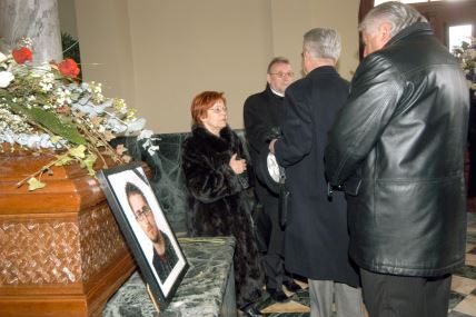 Domagoj Šeks preminuo je 2005. godine
