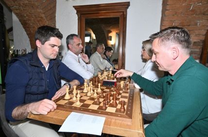 Karlo Ressler na humanitarnom šahovskom turniru