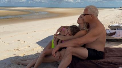 Lena Perminova otputovala s mužem i djecom u Mozambik