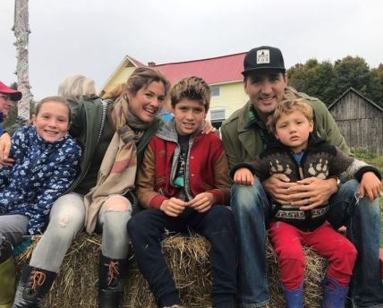 Justin Trudeau sa suprugom i djecom