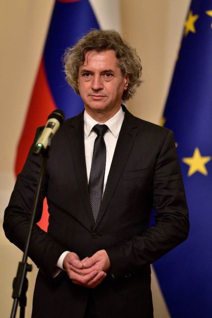 Robert Golob je slovenski premijer